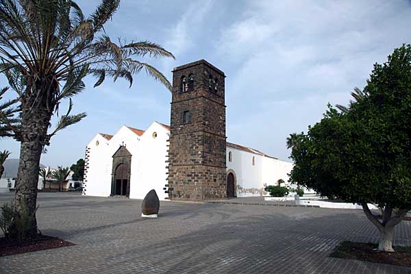 Pfarrkirche Iglesia de Nuestra Senora de la Candelaria in La Oliva - Fuerteventura