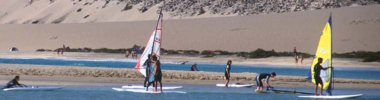 Windsurfen für Anfänger am Sotavento-Strand - Fuerteventura