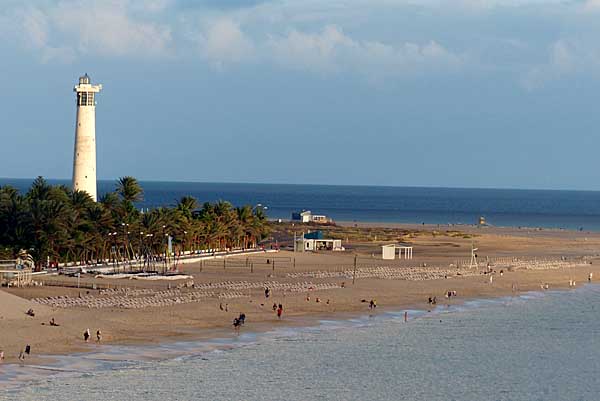 Sandstrand mit Leuchtturm in Jandia Playa - Fuerteventura