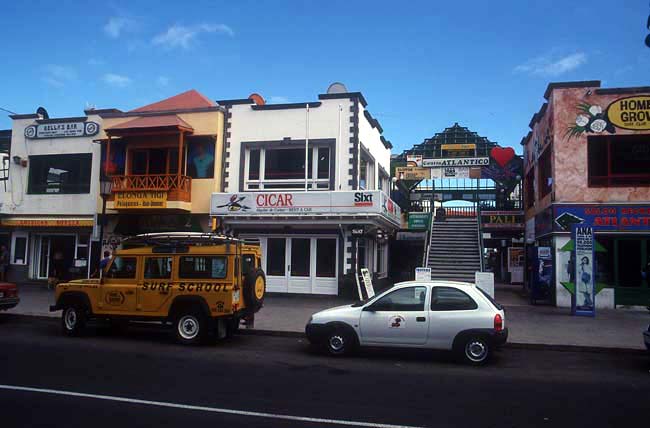 An der Hauptstraße in Corralejo